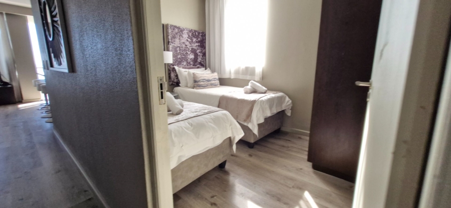  Bedroom Property for Sale in Bloubergstrand Western Cape